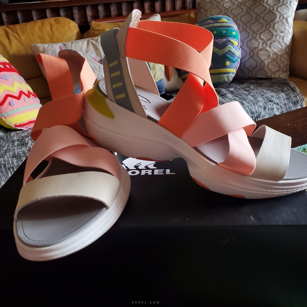 New In The Box Rare Sorel Women's Multi-Color Sandals Size 8.5